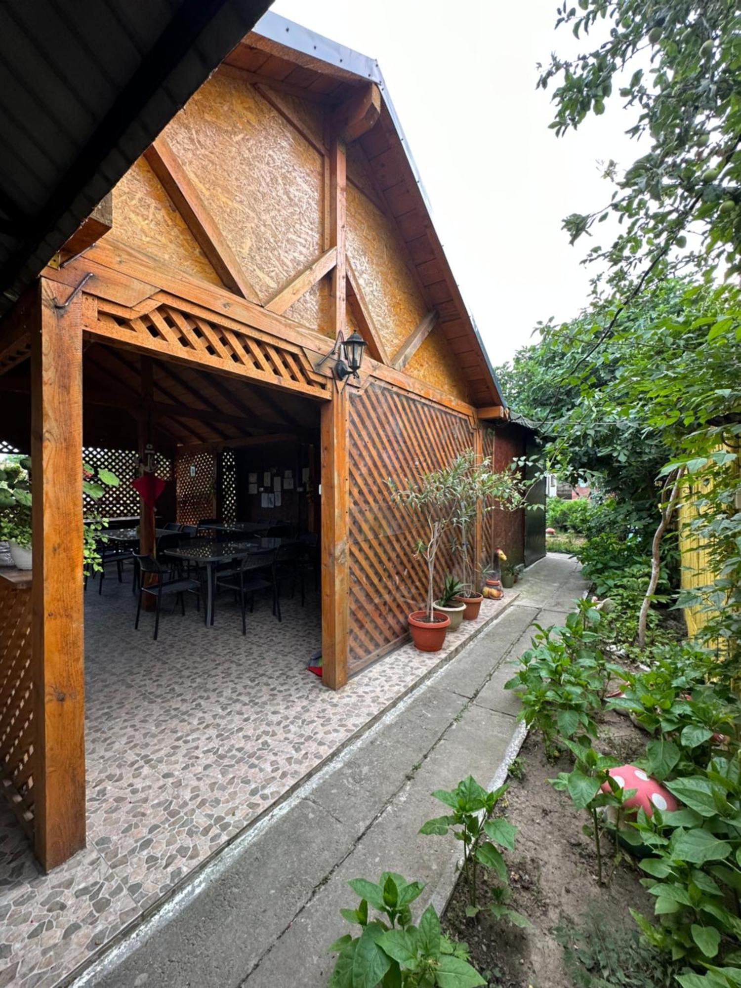 Casa Cu Flori Corbu Hotel Корбу Екстериор снимка