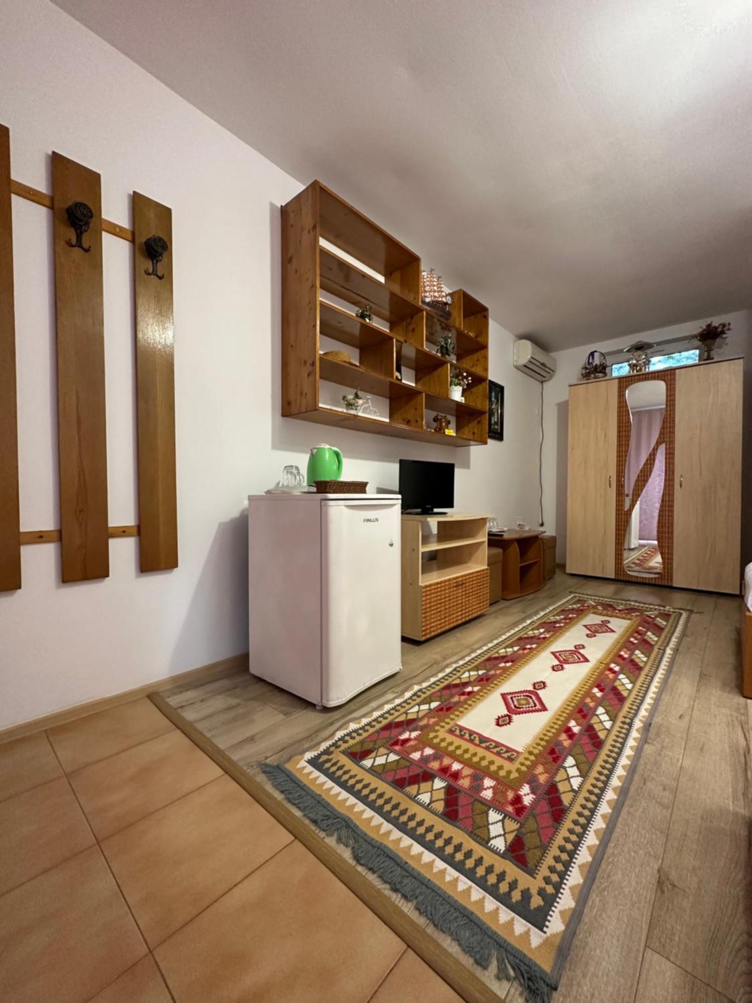 Casa Cu Flori Corbu Hotel Корбу Екстериор снимка
