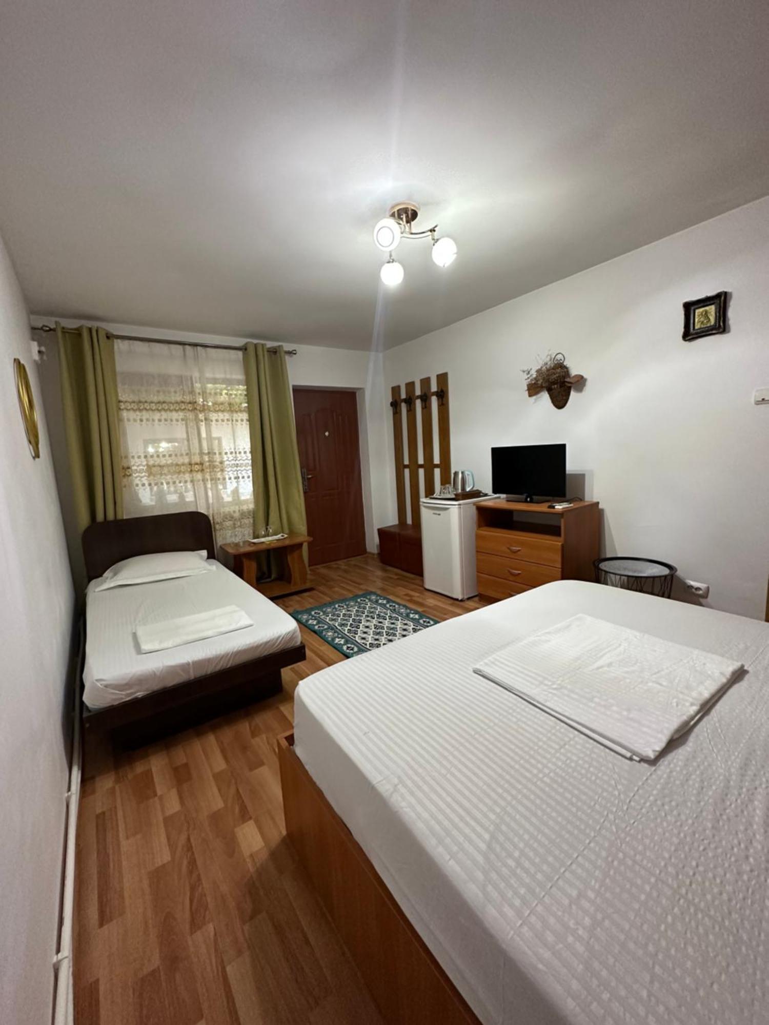 Casa Cu Flori Corbu Hotel Корбу Екстериор снимка