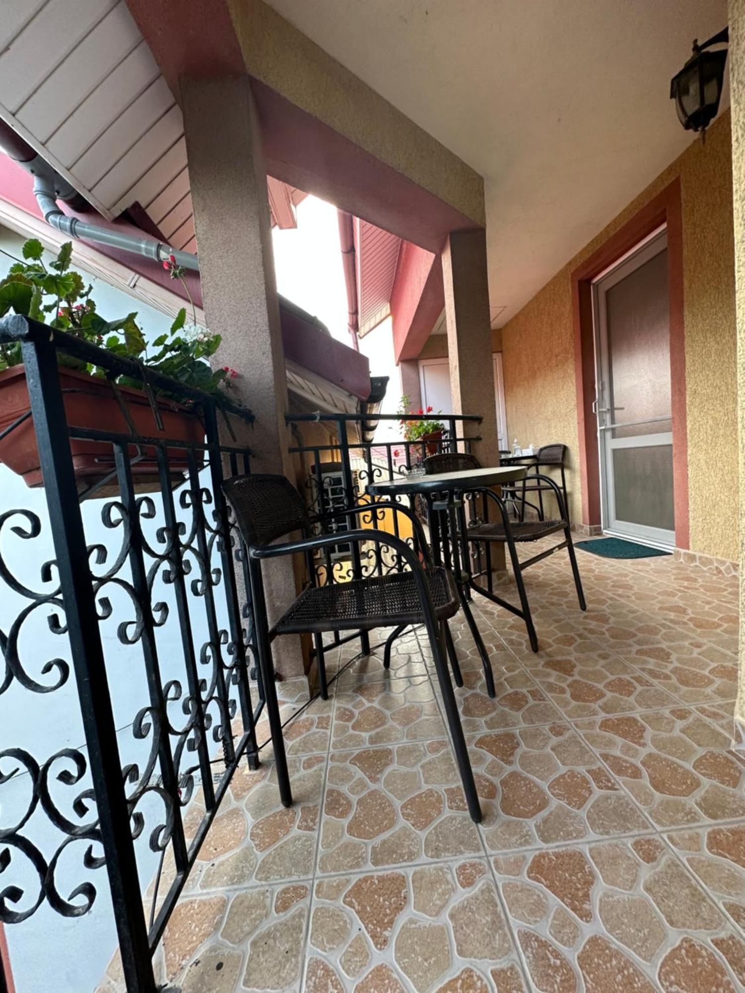 Casa Cu Flori Corbu Hotel Корбу Екстериор снимка